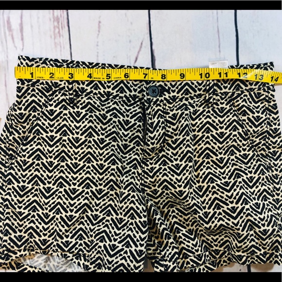 Girl size 14 shorts geometric print - Picture 2 of 8